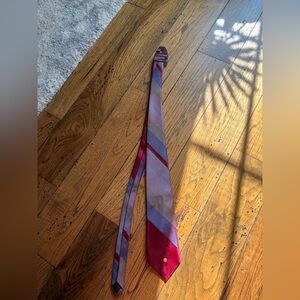 Etienne Aigner Elegant Red and Purple Men's Tie